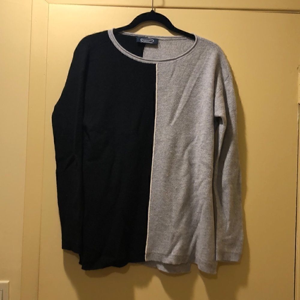 Magaschoni New York Cashmere Sweater, size Small